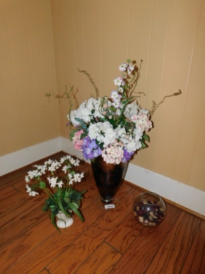 2 Flower Vases w/Flower and Jar of Potpourri