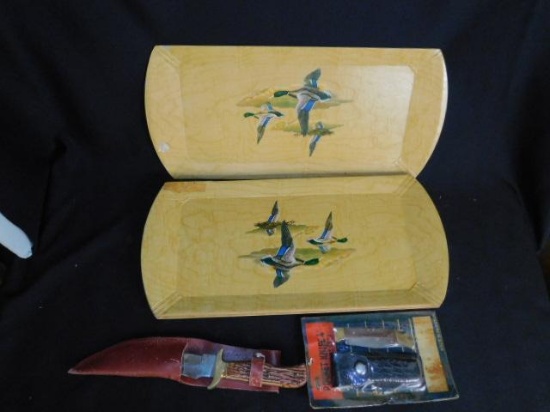 Two Kaivt And Four Serving Trays