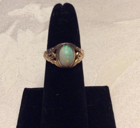 10K Vintage Opal Ring