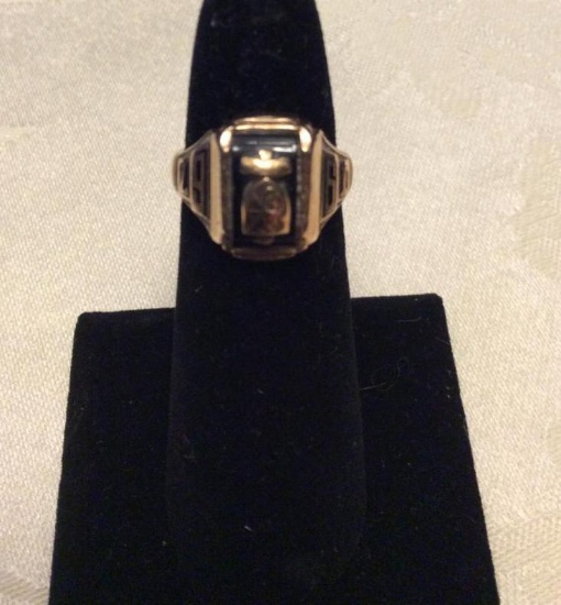 10K Yellow Gold Class Ring