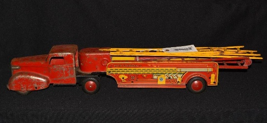 WYANDOTTE TOYS METAL FIRE TRUCK