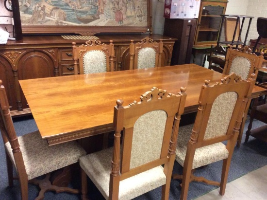 DINING ROOM TABLE WITH CHAIRS