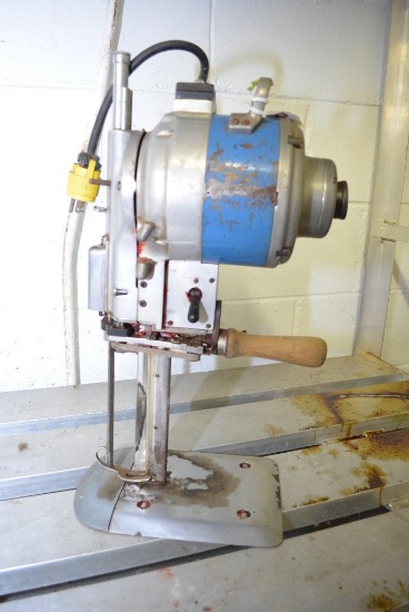 EASTMAN BLUE STREAK FABRIC CUTTING MACHINE