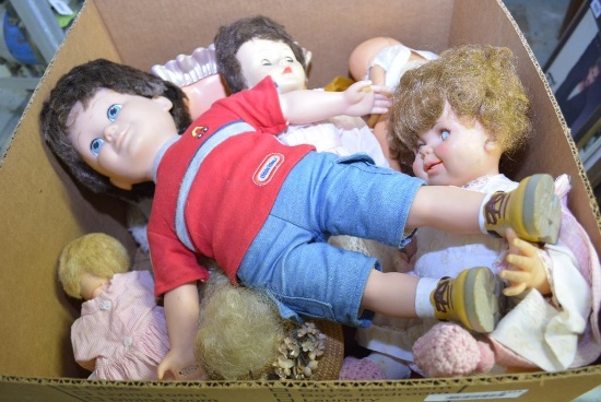 BOX LOT W/ VINTAGE DOLLS