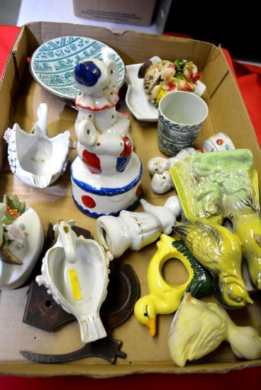 BOX LOT OF VINTAGE PORCELAIN FIGURINES