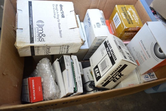 ELECTRONICS LOT WITH SPEAKERS