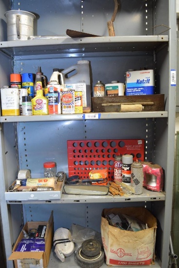 CONTENTS OF METAL SHELF UNIT