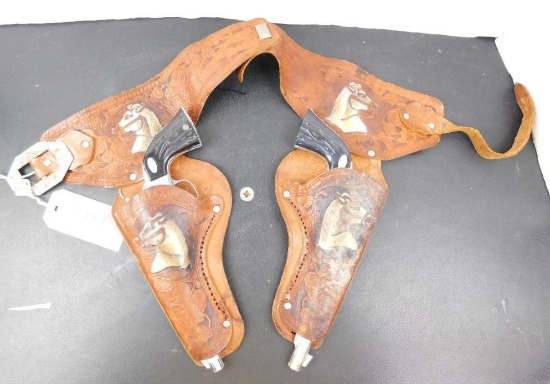 HOLSTER WITH TWO CAP GUNS