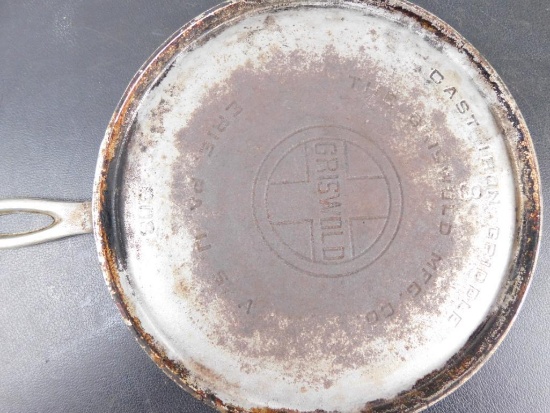 CAST IRON GRISWOLD GRIDDLE #8