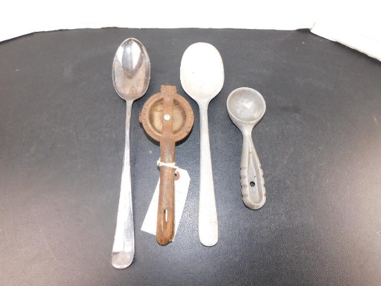 VINTAGE GROUP OF FOUR SPOONS WITH NO BRAND NAMES