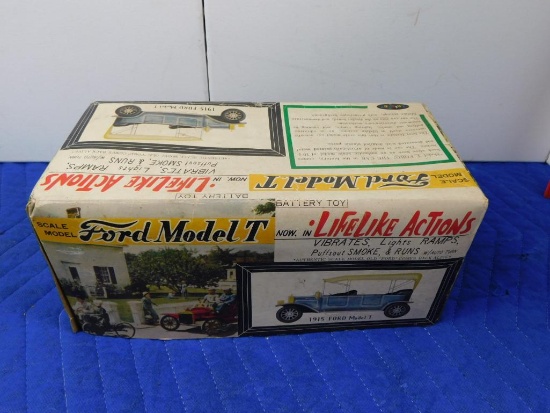 BATTERY OPERATED FORD T MODEL, IN ORIGINAL BOX