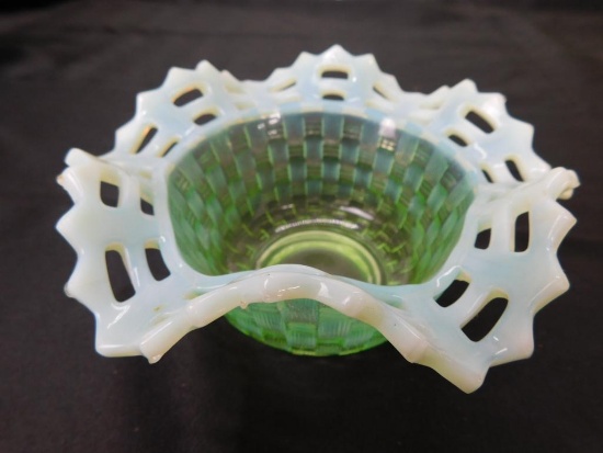 FENTON GREEN BASKET WEAVE VASE