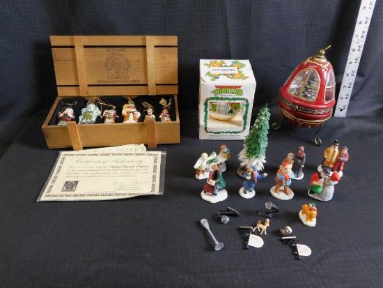LOT OF CHRISTMAS ORNAMENTS