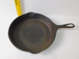 CAST IRON VICTOR SKILLET, 721, NO. 7