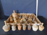BOX LOT OF VINTAGE BUTTER MOLDS, VARIOUS SIZES AND PATTERNS