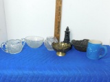 BOX LOT OF GLASS ITEMS, CUP, BOWL, CRYSTAL PIECES