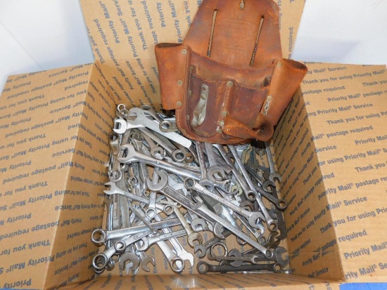 LOT WRENCHES, TOOL HOLDER