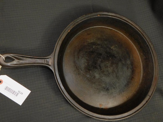 CAST IRON SKILLET, NO NAME, MOLD LINE ON BOTTOM