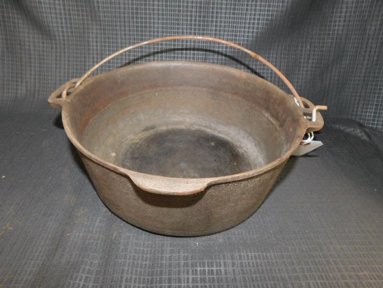 WAGNER WARE/GRISWOLD MARKED WITH BOTH, 5 QT POT