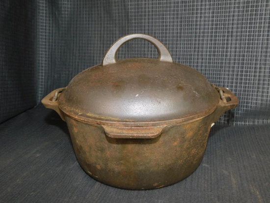 THE GRISWOLD MFG CO. NO. 6 CAST IRON DUTCH OVEN #2605 WITH GRISWOLD LID #2606