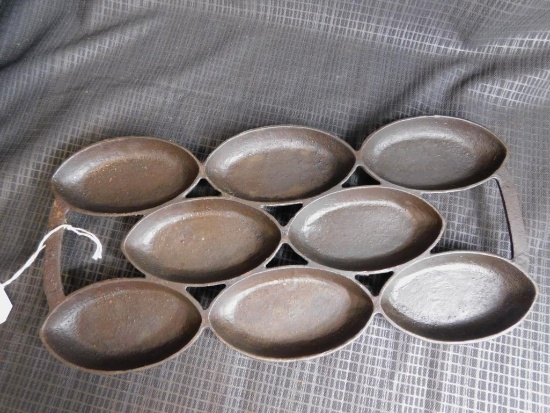 CAST IRON GEM PAN, NO MARKINGS