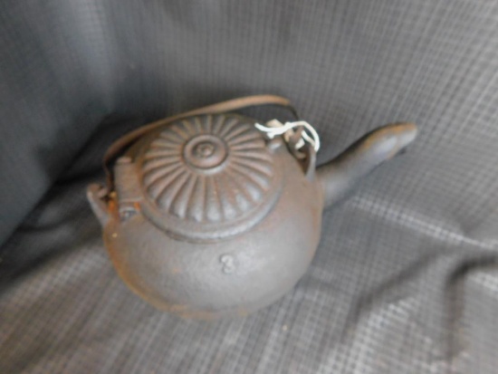 CAST IRON KETTLE NO. 3, MOLD MARK ON BOTTOM