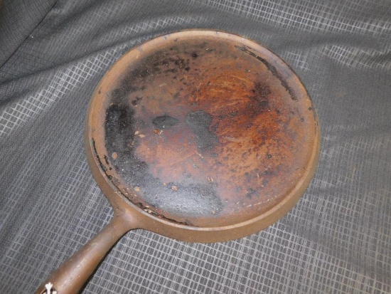 GRISWOLD NO. 9 CAST IRON GRIDDLE #739A