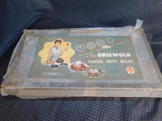 GRISWOLD CAST IRON FAMOUS PATTY MOLDS IN ORIGINAL BOX