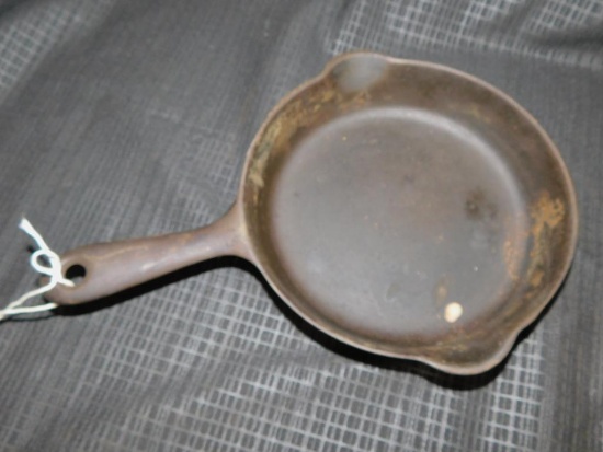 GOOD HEALTH CAST IRON SKILLET NO. 3, #653