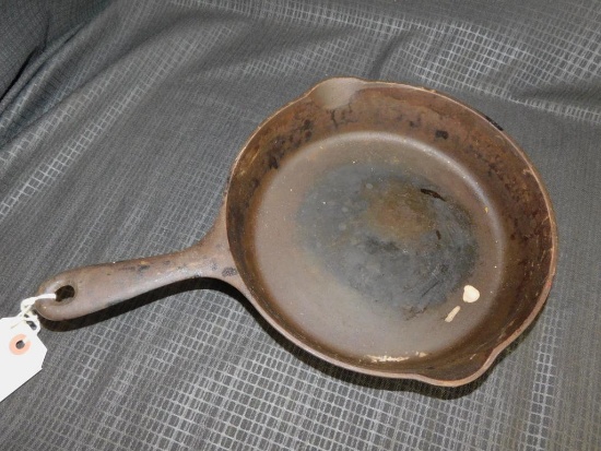 GOOD HEALTH CAST IRON SKILLET NO. 6, #656
