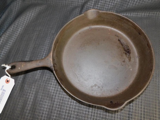 GOOD HEALTH CAST IRON SKILLET NO. 8, #658