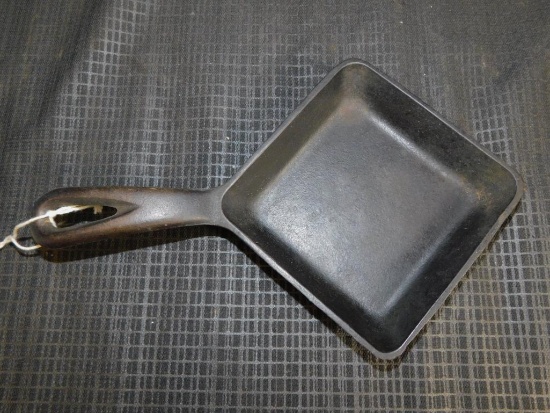 GRISWOLD CAST IRON SQUARE EGG SKILLET NO. 129