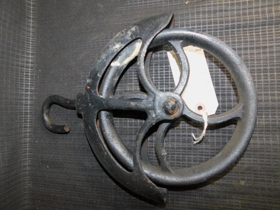CAST IRON PULLEY NO. 8