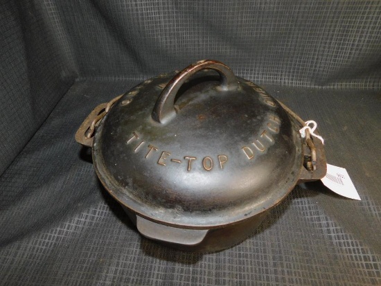 THE GRISWOLD MFG CO. NO. 6 CAST IRON TITE-TOP DUTCH OVEN #2605, TRIVET NO. 6, #204 WITH GRISWOLD