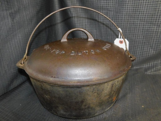GRISWOLD CAST IRON TITE-TOP DUTCH OVEN NO. 9, #834B, WITH GRISWOLD CAST IRON LID #2552A