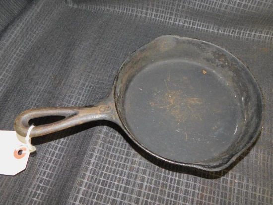WAGNER WARE SIDNEY -0- CAST IRON SKILLET #1053A