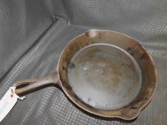 WAGNER WARE SIDNEY -0- CAST IRON SKILLET NO. 8