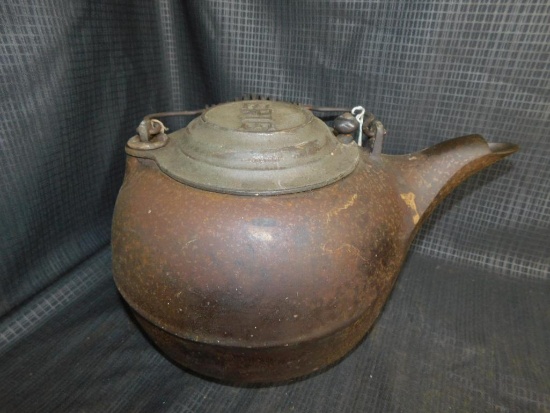 ERIE NO. 8 CAST IRON KETTLE #848