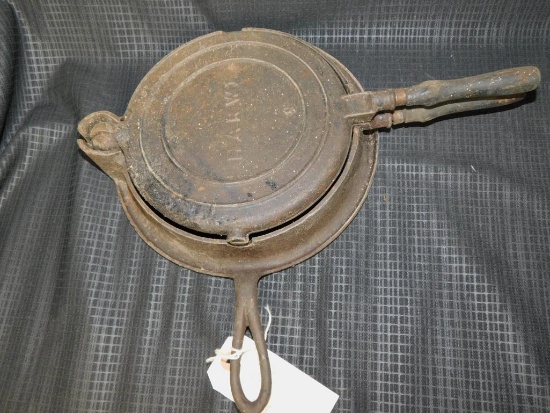 HARWI CAST IRON WAFFLE IRON NO. 8