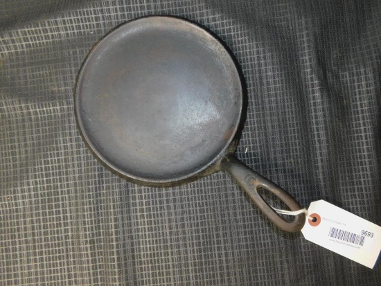 GRISWOLD CAST IRON GRIDDLE NO. 6, #606