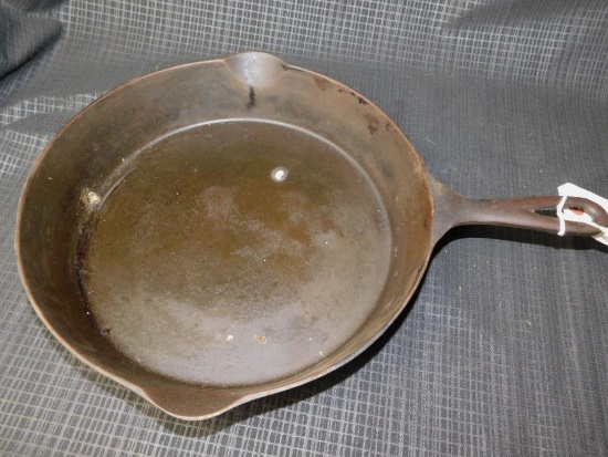 WAPAK CAST IRON SKILLET NO. 9, MARK H