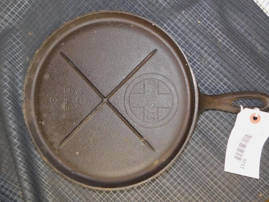 GRISWOLD ERIE CAST IRON FLAT GRIDDLE NO. 8, #738A