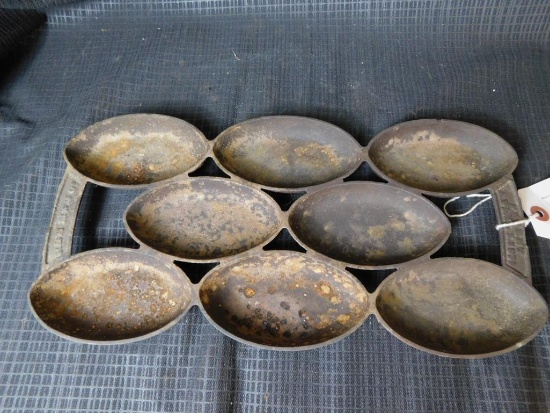 R&E MFG CO., CAST IRON CORNBREAD PAN