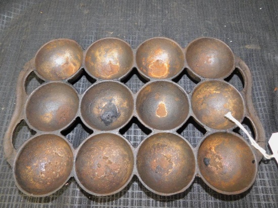 CAST IRON MUFFIN PAN