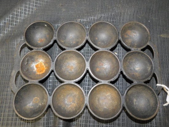 CAST IRON MUFFIN PAN