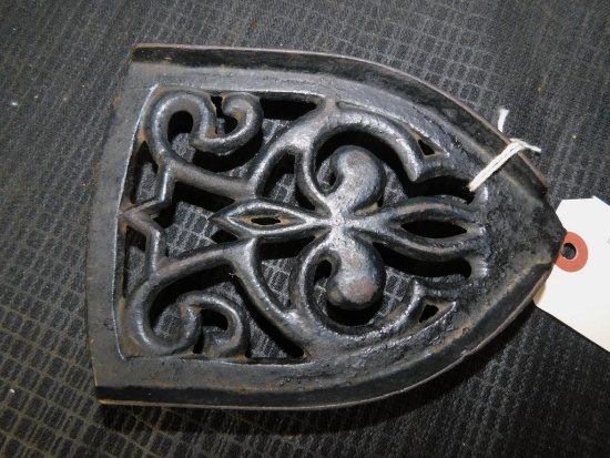 CAST IRON TRIVET