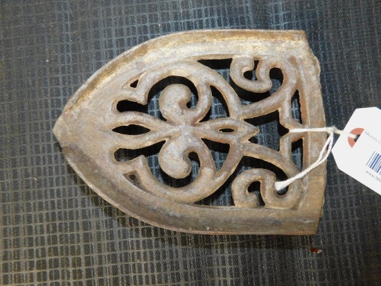 CAST IRON TRIVET