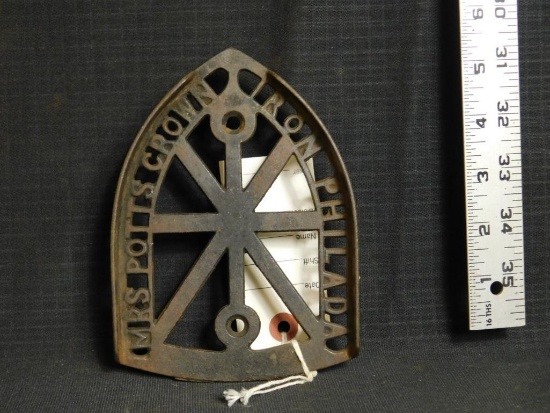 MRS POTTS CROWN CAST IRON TRIVET, PHILAD.
