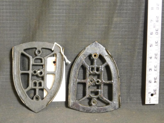 B&D CAST IRON TRIVETS (2), NO OTHER MARKINGS