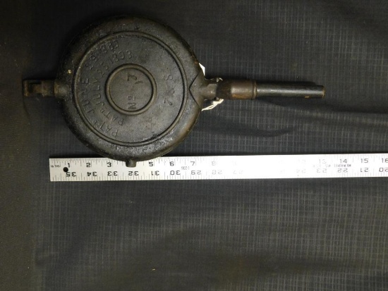 GRISWOLD CAST IRON WAFFLE MAKER, NO. 7, #788